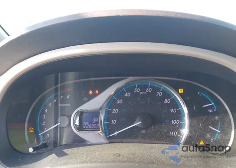 2011 Toyota Sienna Xle V6 z USA, uszkodzony, nr VIN 5TDYK3DC1BS061408